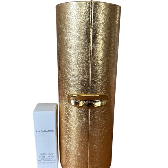 MAC lipstick case + 4 lipsticks NEW - Picture 1 of 2